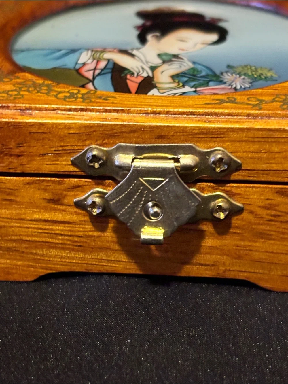 Vintage Hinged Wooden Japanese Lady Trinket Box